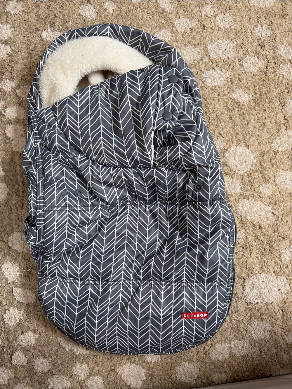 Skip Hop Gray Chevron Infant car seat cover with Cream Sherpa Lining